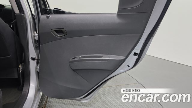 Chevrolet Spark LS Standard 2012 — фото 25