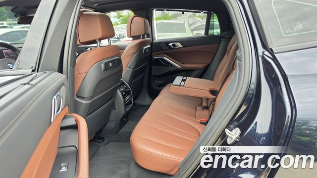 BMW X6 (G06) xDrive40i M Sport 2024 — фото 11