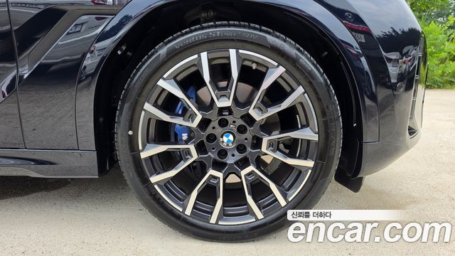 BMW X6 (G06) xDrive40i M Sport 2024 — фото 21