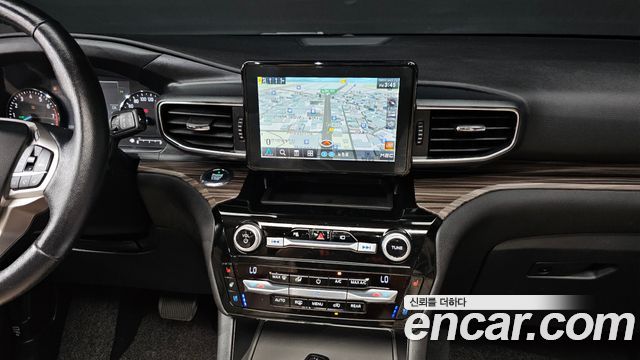 Ford Explorer (VI) 3.0 PHEV 2021 — фото 17
