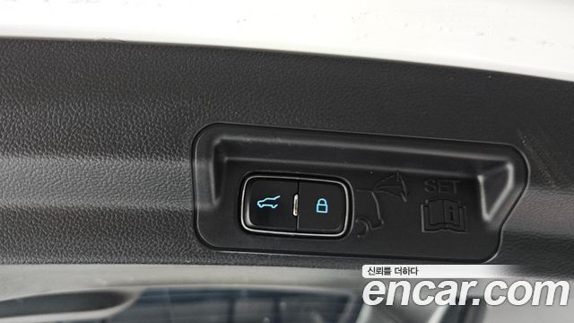 Ford Explorer (VI) 3.0 PHEV 2021 — фото 21