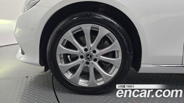 Mercedes-Benz E-Class (W213) E220d 4MATIC Exclusive 2019 — фото 5