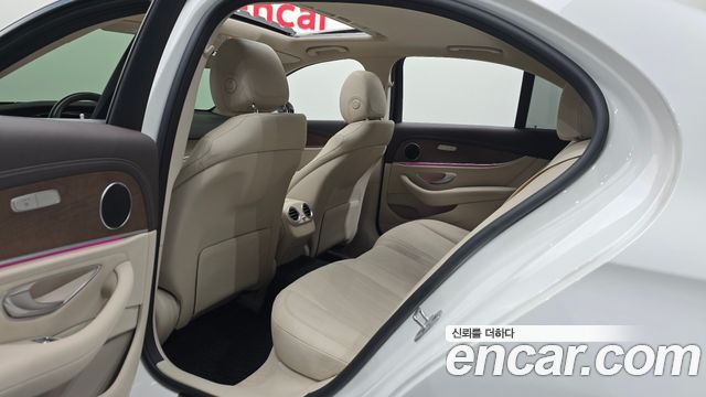 Mercedes-Benz E-Class (W213) E220d 4MATIC Exclusive 2019 — фото 11