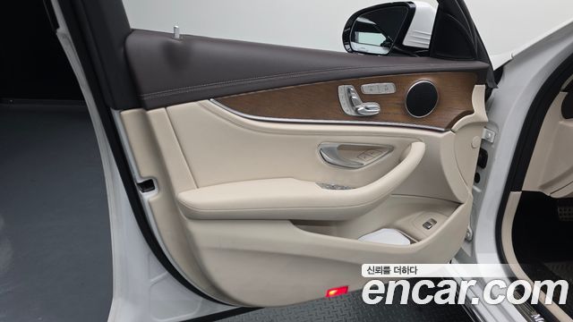 Mercedes-Benz E-Class (W213) E220d 4MATIC Exclusive 2019 — фото 24