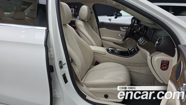 Mercedes-Benz E-Class (W213) E220d 4MATIC Exclusive 2019 — фото 26