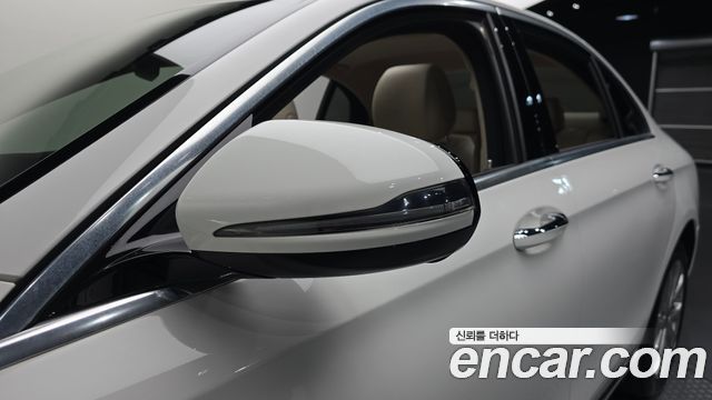 Mercedes-Benz E-Class (W213) E220d 4MATIC Exclusive 2019 — фото 30
