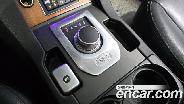 Land Rover Discovery 4 3.0 SDV6 SE 2014 — фото 9
