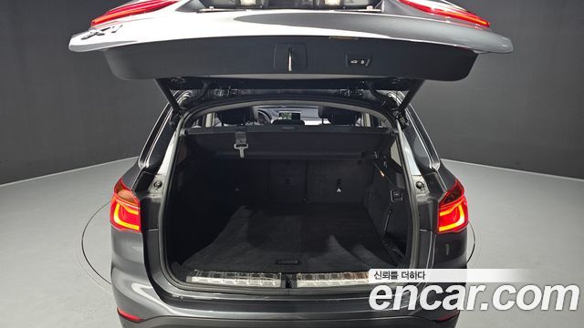 BMW X1 (F48) xDrive 18d 2016 — фото 20