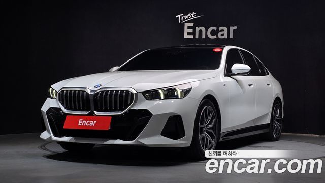 BMW 5 Series (G60) 520i M Sport 2025 — фото 1