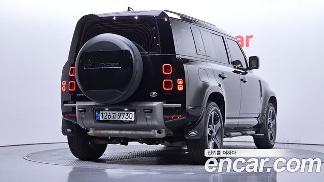 Land Rover Defender (L663) 110 P300 X-Dynamic SE 2023 — фото 2