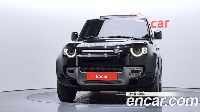 Land Rover Defender (L663) 110 P300 X-Dynamic SE 2023 — фото 3