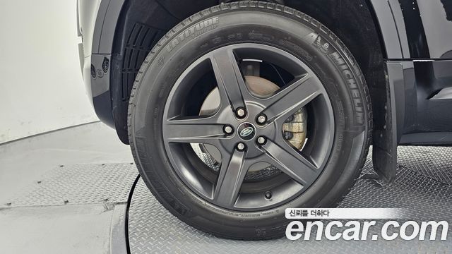 Land Rover Defender (L663) 110 P300 X-Dynamic SE 2023 — фото 5
