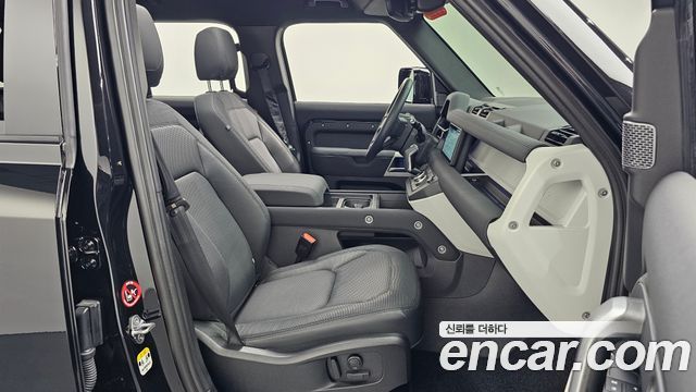 Land Rover Defender (L663) 110 P300 X-Dynamic SE 2023 — фото 15