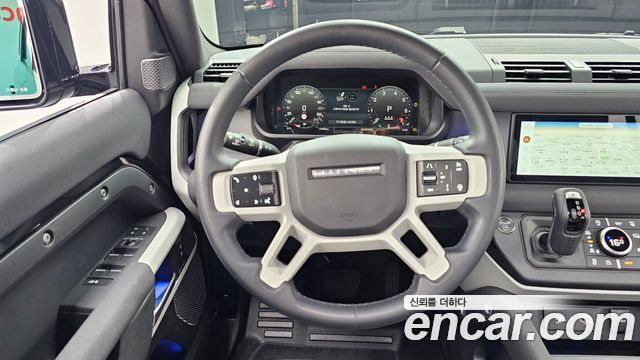 Land Rover Defender (L663) 110 P300 X-Dynamic SE 2023 — фото 17