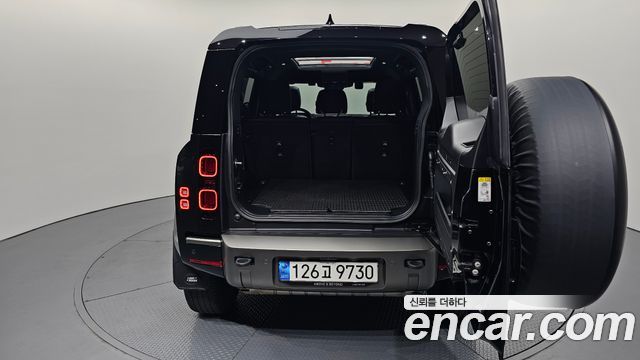Land Rover Defender (L663) 110 P300 X-Dynamic SE 2023 — фото 23