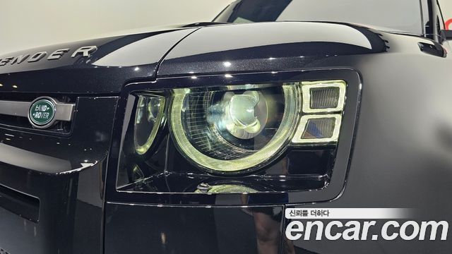 Land Rover Defender (L663) 110 P300 X-Dynamic SE 2023 — фото 28