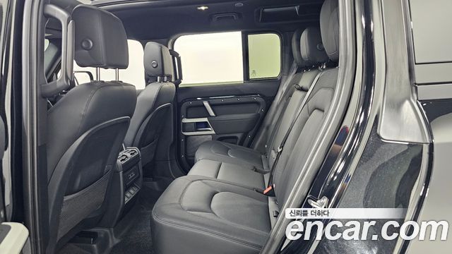 Land Rover Defender (L663) 110 P300 X-Dynamic SE 2023 — фото 32
