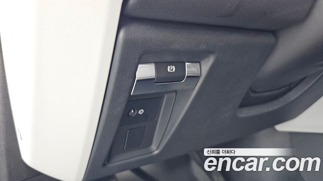Land Rover Defender (L663) 110 P300 X-Dynamic SE 2023 — фото 34