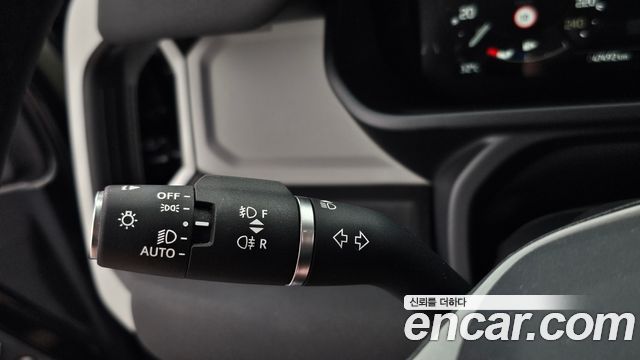 Land Rover Defender (L663) 110 P300 X-Dynamic SE 2023 — фото 35