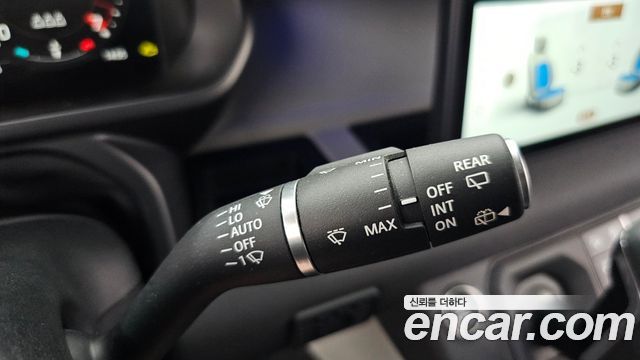 Land Rover Defender (L663) 110 P300 X-Dynamic SE 2023 — фото 36