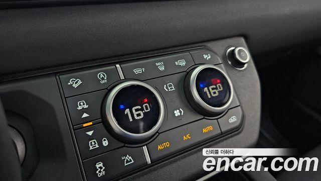 Land Rover Defender (L663) 110 P300 X-Dynamic SE 2023 — фото 38