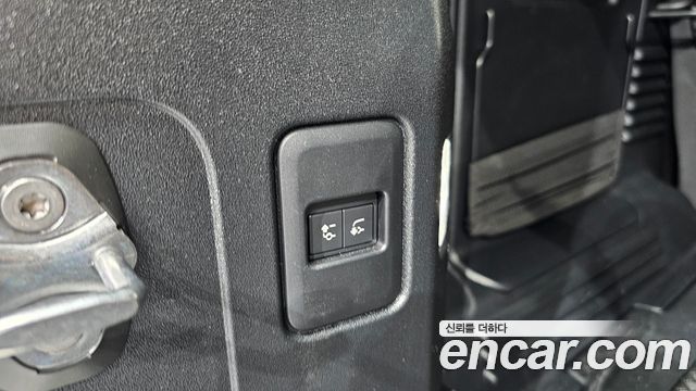 Land Rover Defender (L663) 110 P300 X-Dynamic SE 2023 — фото 43