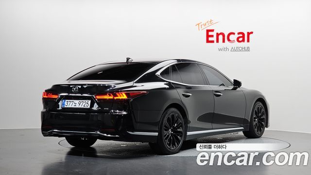 Lexus LS500h (V) 3.5 Platinum AWD 2023 — фото 2