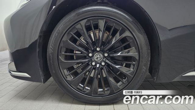 Lexus LS500h (V) 3.5 Platinum AWD 2023 — фото 5