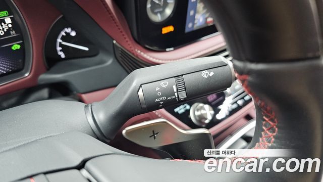 Lexus LS500h (V) 3.5 Platinum AWD 2023 — фото 20