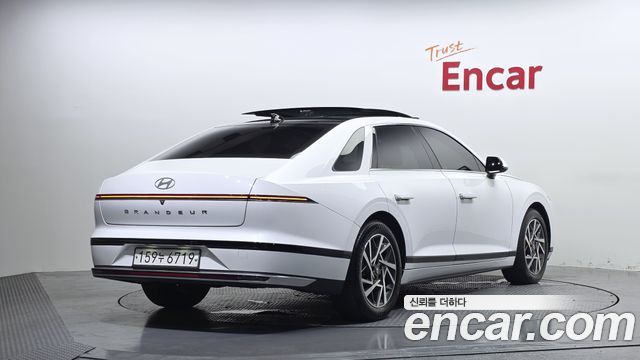 Hyundai Grandeur (GN7) 3.5 LPG 2WD Premium 2023 — фото 2