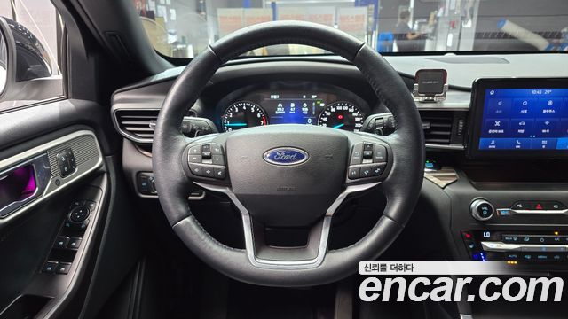 Ford Explorer (VI) 2.3 LimIted 4WD 2020 — фото 13