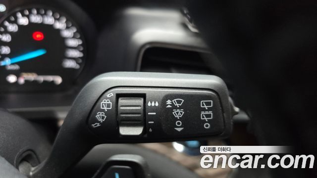 Ford Explorer (VI) 2.3 LimIted 4WD 2020 — фото 19