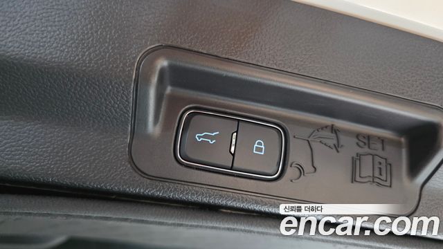Ford Explorer (VI) 2.3 LimIted 4WD 2020 — фото 30