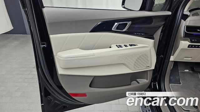 Kia Carnival (IV) Gasoline 4-Seater Hi Limousine Signature 2025 — фото 24