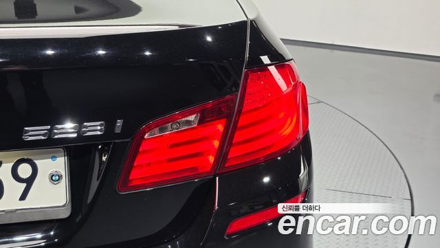 BMW 5 Series (F10) 528i M Sport 2013 — фото 23