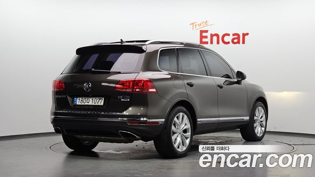 Volkswagen Touareg V6 3.0 TDI Bluemotion Premium 7P5 2016 — фото 2
