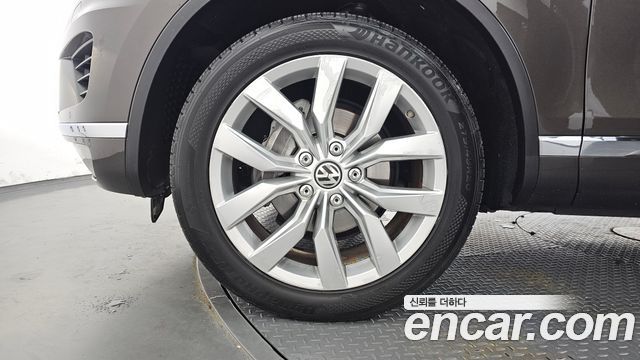 Volkswagen Touareg V6 3.0 TDI Bluemotion Premium 7P5 2016 — фото 5