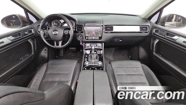Volkswagen Touareg V6 3.0 TDI Bluemotion Premium 7P5 2016 — фото 7