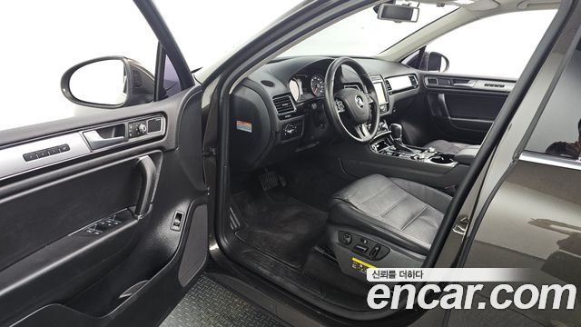 Volkswagen Touareg V6 3.0 TDI Bluemotion Premium 7P5 2016 — фото 10