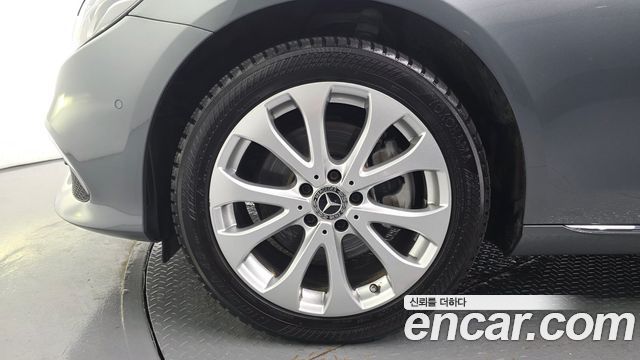 Mercedes-Benz E-Class (W213) E220d 4MATIC Exclusive 2019 — фото 5