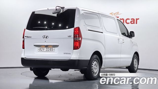 Hyundai Grand Starex Van 3-Seater Style 2021 — фото 2