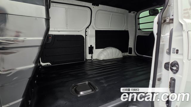 Hyundai Grand Starex Van 3-Seater Style 2021 — фото 11