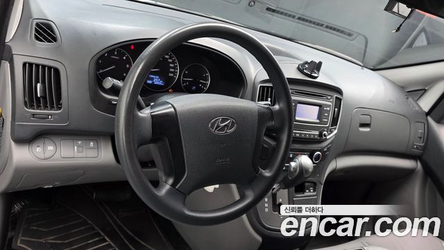 Hyundai Grand Starex Van 3-Seater Style 2021 — фото 13