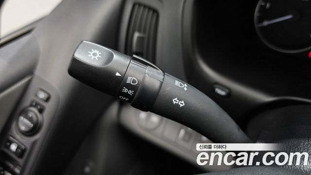 Hyundai Grand Starex Van 3-Seater Style 2021 — фото 17