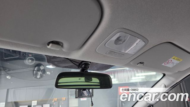 Hyundai Grand Starex Van 3-Seater Style 2021 — фото 19