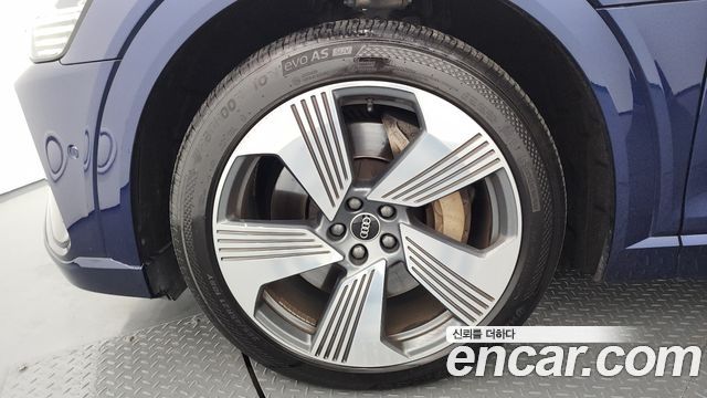 Audi e-tron 55 Quattro Sportback 2022 — фото 5