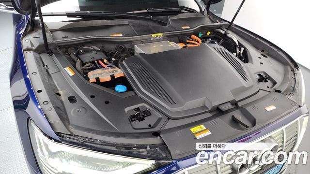 Audi e-tron 55 Quattro Sportback 2022 — фото 6