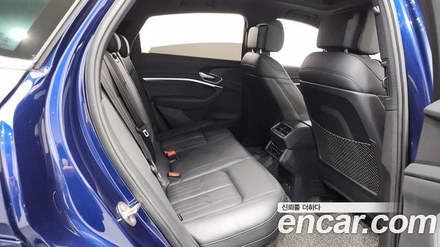 Audi e-tron 55 Quattro Sportback 2022 — фото 11