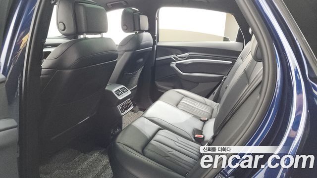 Audi e-tron 55 Quattro Sportback 2022 — фото 20