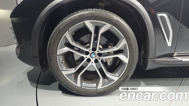 BMW X5 (G05) xDrive 40i xLine 2023 — фото 5
